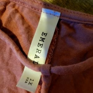 1x T neck cotton top